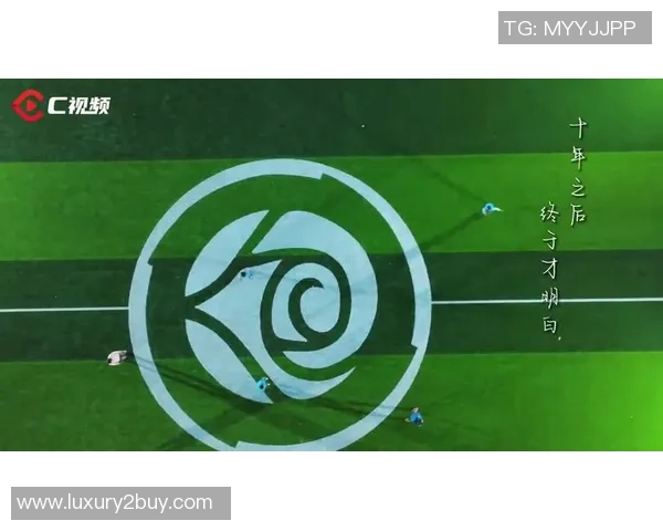 从蓝图到盛况球场设计师的心路历程与梦想实现的喜悦 从蓝图到盛况球场设计师的心路历程与梦想实现的喜悦